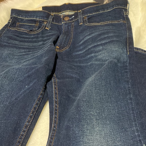 Hollister New with tag - Picture 2 of 3